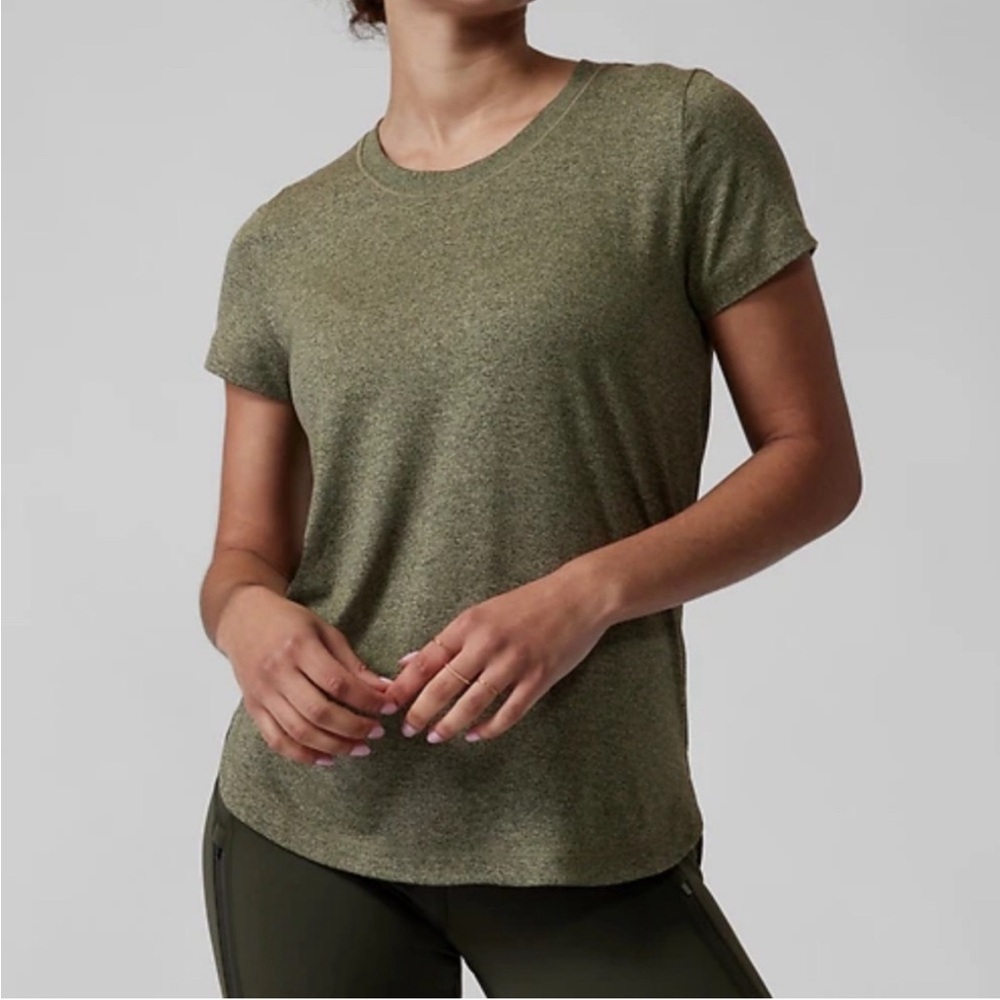 Athleta Uptempo Tee in Moss green